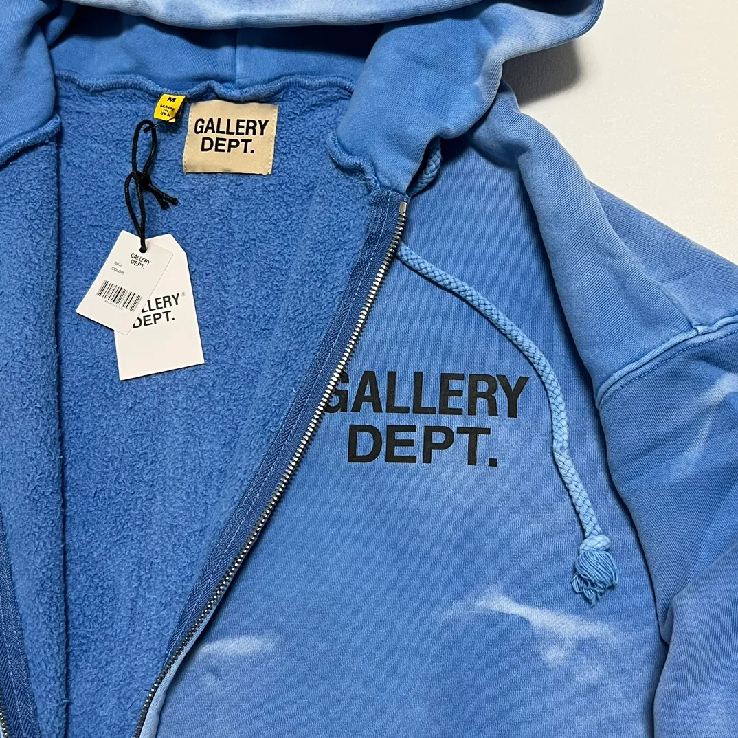 GALLERY DEPT. SUN FADED ENGLISH LOGO ZIP UP/BLUE Sun-washed blue water ripple English zipper hoodie Washed blue S-XL Ready-to-wear dyeing Hand-sewn heavy-weight horsetail fading Super-heavy washing Hand-hanging holes Bones frayed and whitened Mold customization with G LOGO zipper Correct accessories!